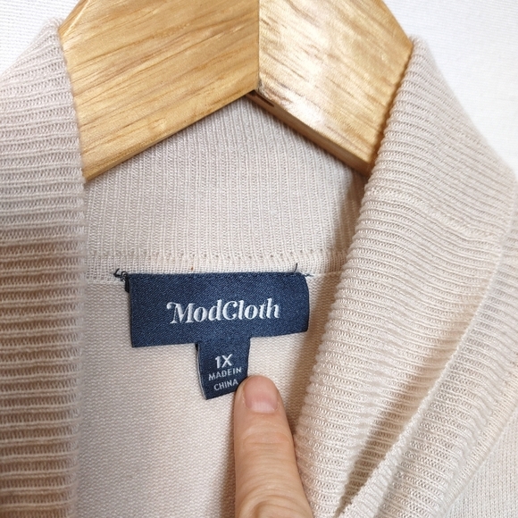 ModCloth Lightweight Knit Turtleneck Sweater Neutral Cream Beige Oatmeal 1X - Picture 6 of 8